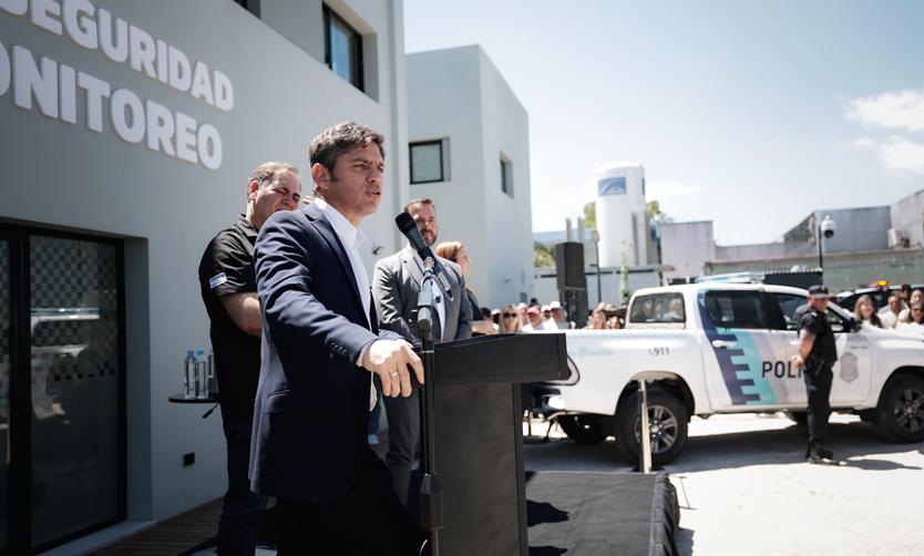 Kicillof entregó nuevos patrulleros para fortalecer la seguridad