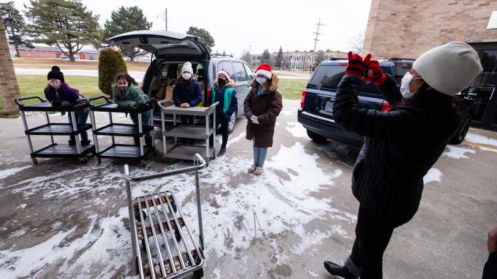 Your guide to holiday volunteering in the Blue Water Area