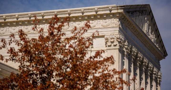 Supreme Court justices appear skeptical of Trump's tariff arguments