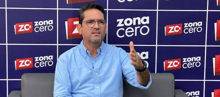 Juan Guillermo Zuluaga declina su aspiración presidencial y llama a la "unidad" de la oposición