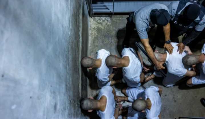 40 venezolanos denuncian haber sido torturados mientras estaban detenidos en megacárcel de El Salvador