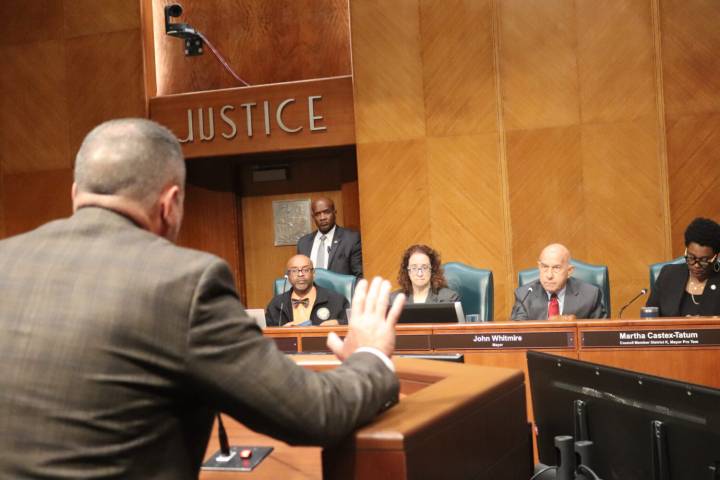 Houston mayor defends HPD coordination with ICE after pushback from council member