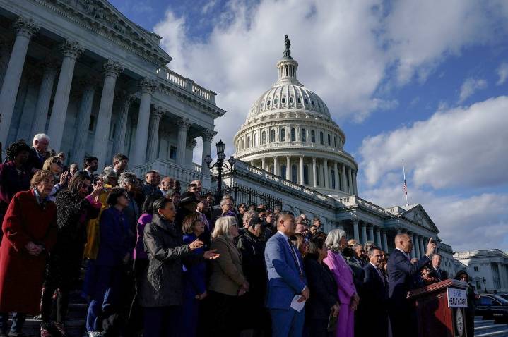 Trump pone en la Casa Blanca el punto final del cierre de la Administración más largo de la historia de Estados Unidos