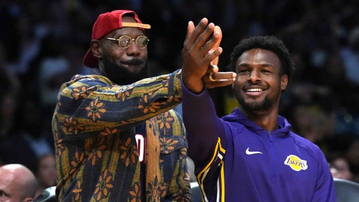 Lakers fans are buzzing amid LeBron James-Bronny James situation no one saw coming