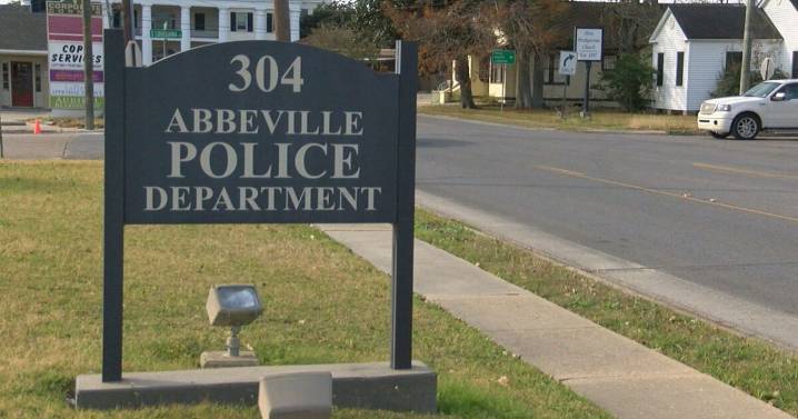 Abbeville police officers, city face off in court over pay dispute