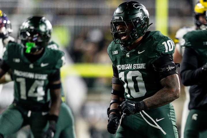 Michigan State football game live updates today vs. Iowa