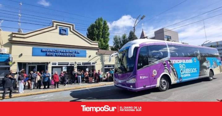 Un viaje que se hace sueño Adultos mayores del Cenin N°3 inauguran el nuevo colectivo municipal