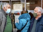Pedirán uso obligatorio de mascarilla en centros de salud de España
