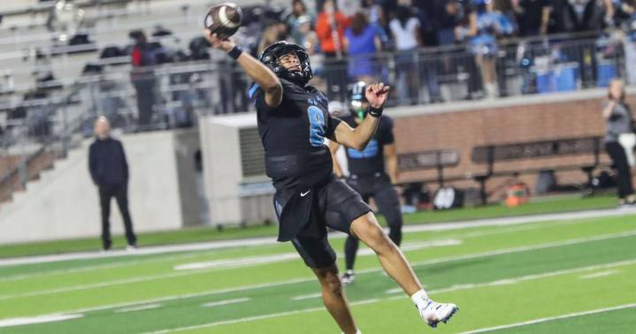 Rock Hill’s QB-WR combo erupts in playoff-clinching win over McKinney
