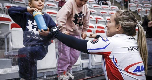 Rachel Homan, Kerri Einarson and Kaitlyn Lawes all 2-0 at Canadian Curling Trials