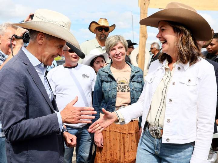 Ottawa paves the way for new pipeline, CBC reports