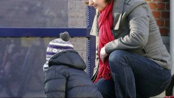 Una niña de 5 años deberá conservar el apellido del padre que violó a su madre en Reino Unido