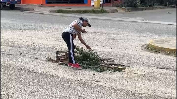 San Martín: “Joven terminó gravemente afectada luego de esquivar huecos en calle de Tarapoto”