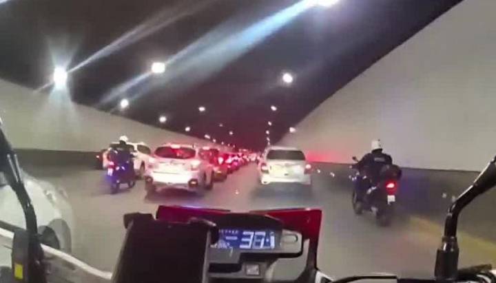 Persecuciones en autopistas: adolescentes al volante