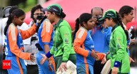 Spirit of cricket: India and Pakistan blind teams shake hands after world cup clash