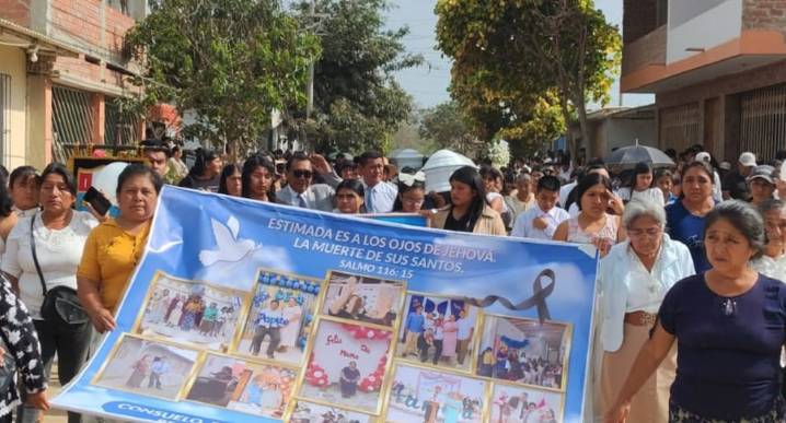 Multitudinario adiós a familia que murió en trágico accidente en Piura