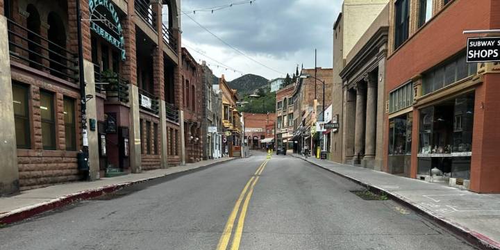 Bisbee cracking down on hazardous buildings