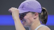WTA Finals: Iga Swiatek dumped out by Amanda Anisimova who joins Elena Rybakina in semis