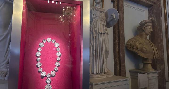 Las joyas de Cartier irrumpen en el museo más antiguo del mundo