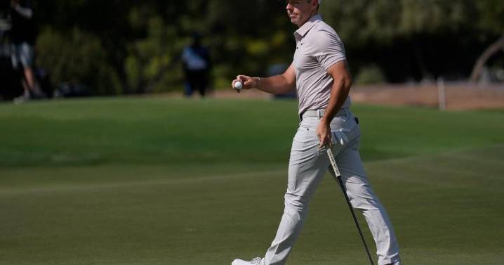 Rory McIlroy shares lead in Dubai and closes in on a 4th straight European title