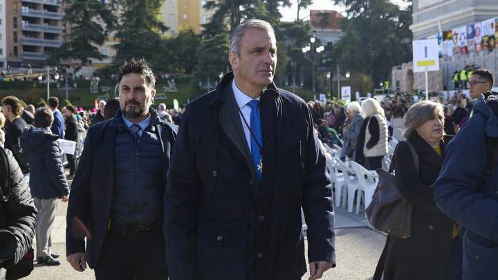 Ortega (Vox) pide que la patrona "libere a Madrid del Gobierno" de Sánchez y que los madrileños "puedan llegar a fin de mes"