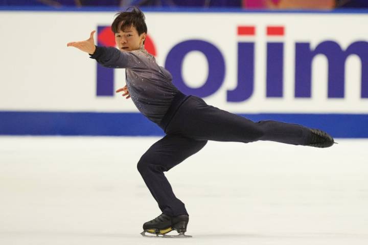 Dominant Sakamoto defends title in final NHK Trophy, books spot in Grand Prix Final