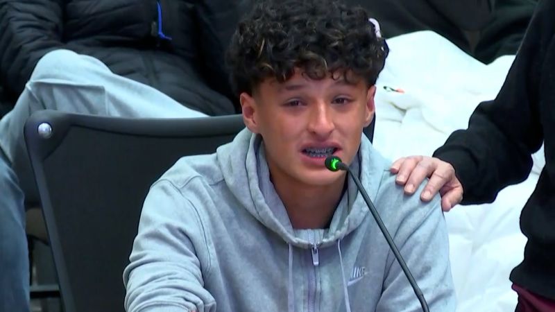 “Nos tratan como animales”: Adolescente denuncia impacto de redadas de ICE