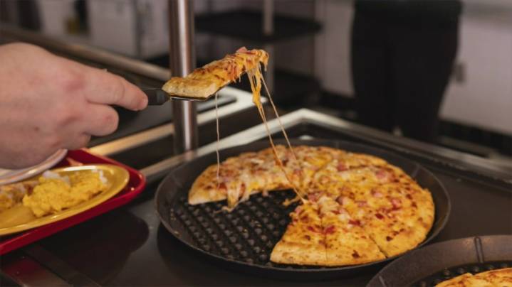 Woman sues Incredible Pizza alleging boomerang injured her eye in 2007