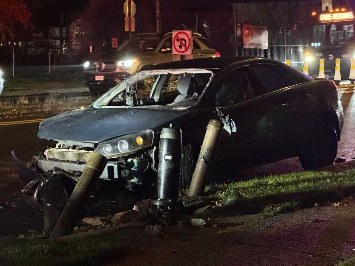 NYPD responds to overturned vehicle in Staten Island's Oakwood section