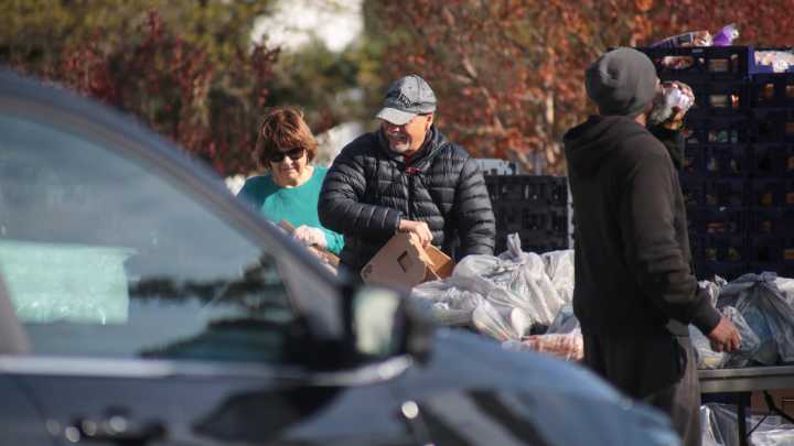 DE nonprofit serves hundreds seeking food as SNAP benefits lapse