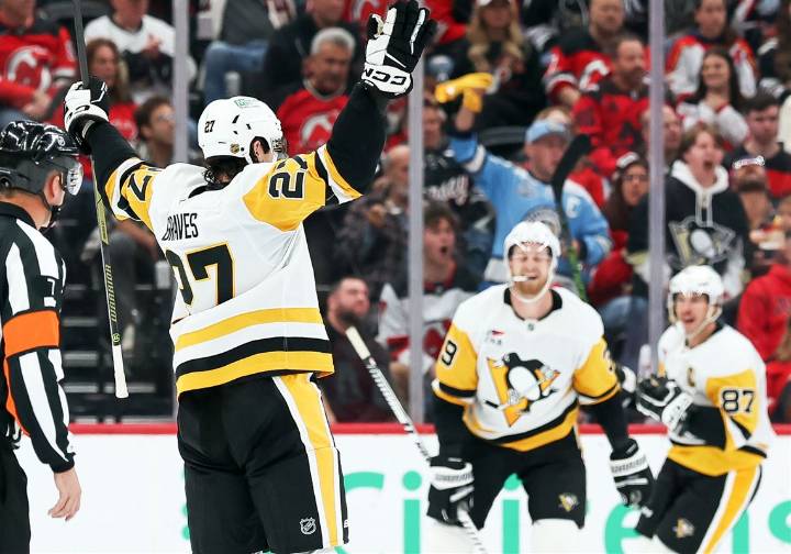 Analysis: Penguins’ Ryan Graves may be an entirely new player. Here’s why