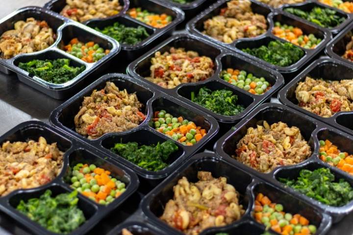 Los Angeles nonprofit delivers $100 grocery gift cards to clients impacted by SNAP cuts