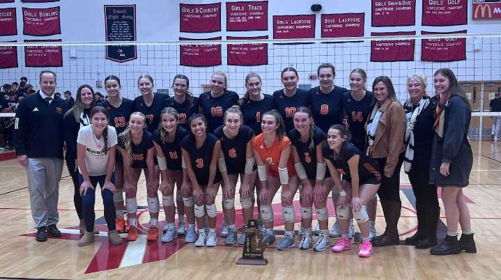 Top-ranked Rockford volleyball sweeps No. 8 Lowell in district finals