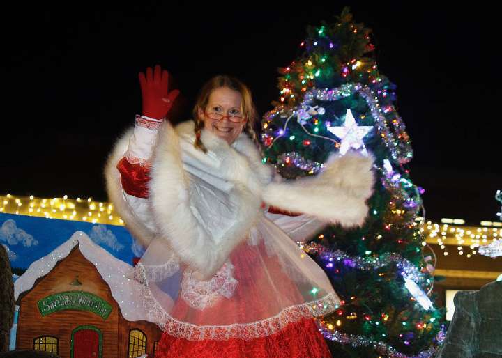 Holiday spirit comes alive on Whidbey