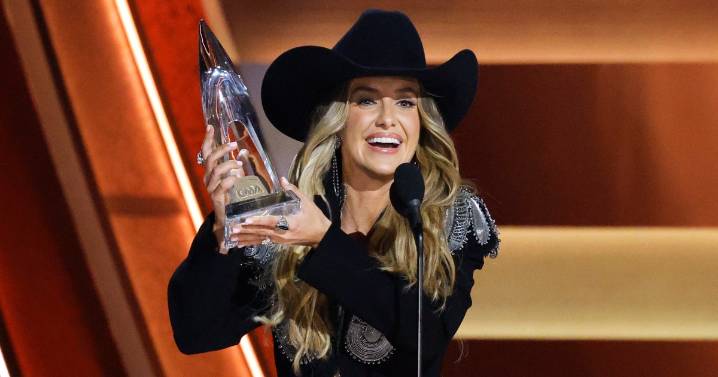 Lainey Wilson wins entertainer of the year at 2025 CMA Awards
