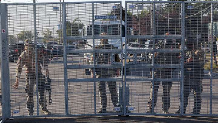 Judge orders feds to improve conditions at Broadview ICE facility