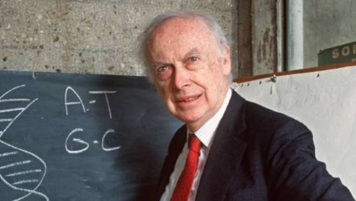 Muere James Watson, científico que logró reconocimiento mundial al ganar el Nobel, pero termin...