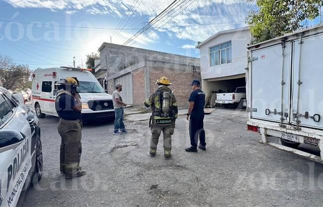 Niño provoca incendio en en el patio de su casa en col. Oceanía