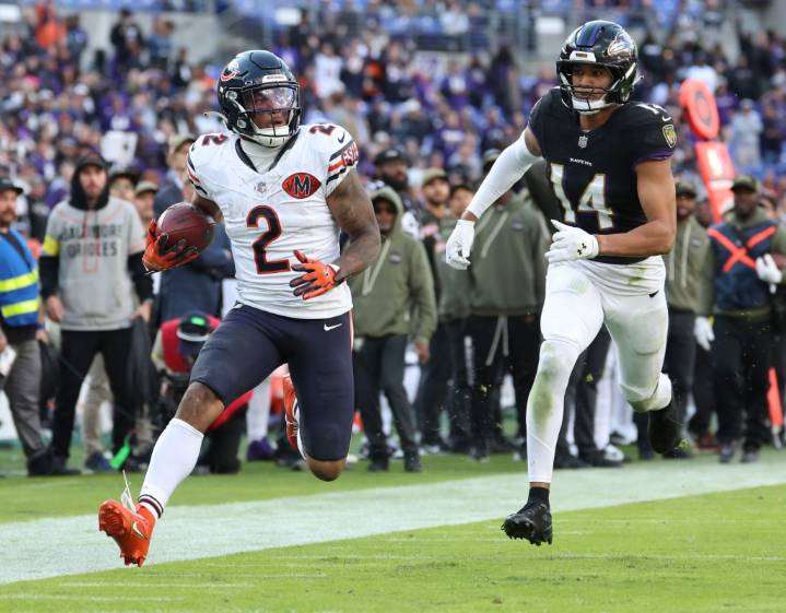 How Chicago Bears receiver DJ Moore sets an example with his toughness and versatility: ‘Love what he’s about’