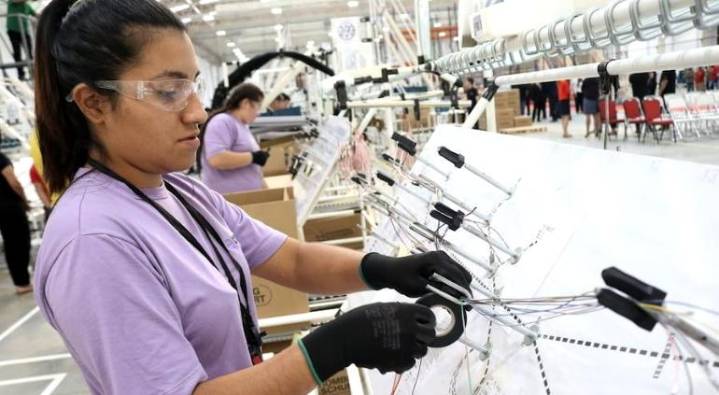 "Acarrean" maquilas las exportaciones a récord histórico