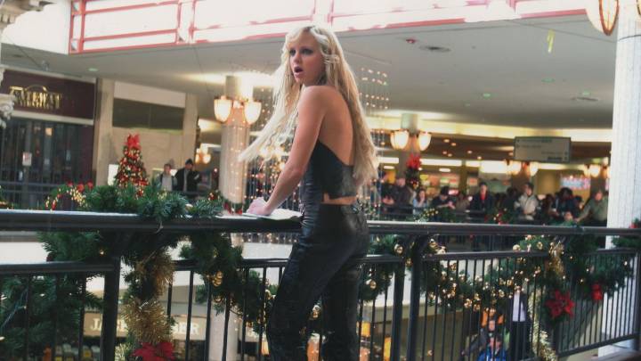 20 Years Later, Samantha James From ‘Just Friends’ Is Still a Holiday Style Icon