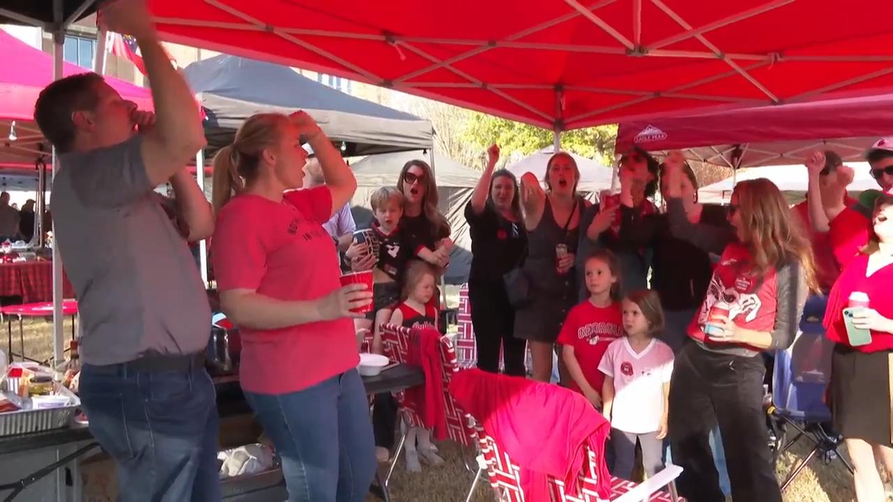Georgia Bulldogs fans tailgating on game day
