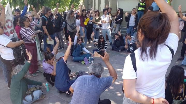 Estatales y docentes de Aten Capital se unen contra el ajuste de Figueroa y Milei