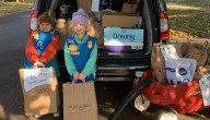 Masked ICE agents put damper on Oak Park Girl Scout food drive: ‘It’s heartbreaking as a mom’