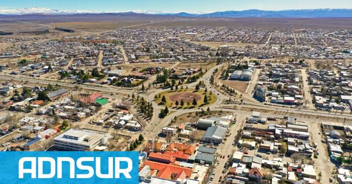 09:56 Gran operativo para rescatar a un caballo que cayó en un pozo ciego de 5 metros de profundidad