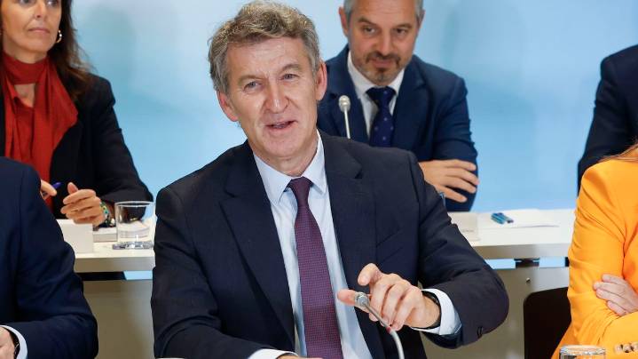 Feijoo: «Mazón ha dado hoy una lección a los que jamás asumen nada»