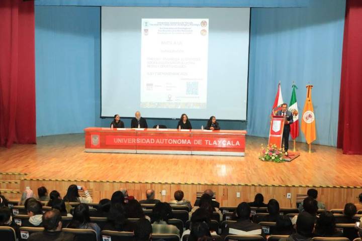 UATx impulsa reflexión social en Congreso Nacional de Sociología