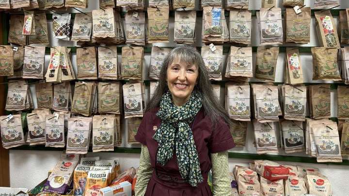 Luz Rosado, herborista de Cáceres: "Cada vez hay más personas conscientes de la importancia de cuidar su intestino"
