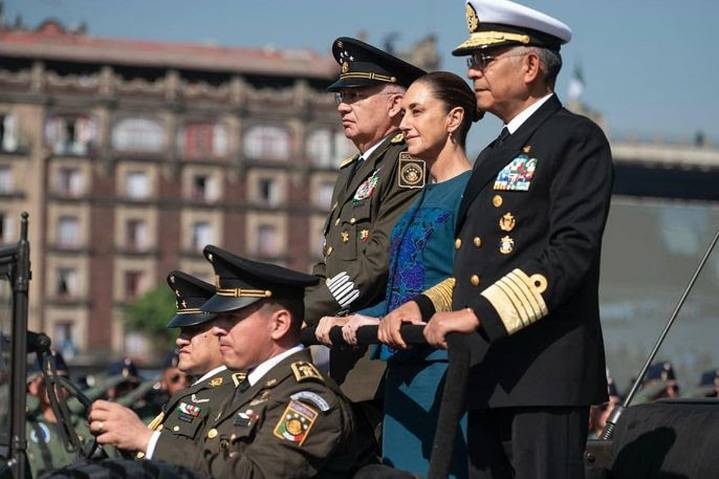 "El que convoca a la violencia, se equivoca": Sheinbaum en el desfile del 20 de noviembre