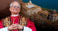 Así es la residencia que utiliza el papa León XIV para descansar del Vaticano